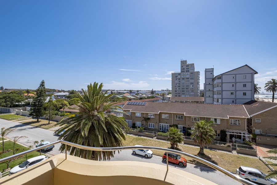 2 Bedroom Property for Sale in Summerstrand Eastern Cape